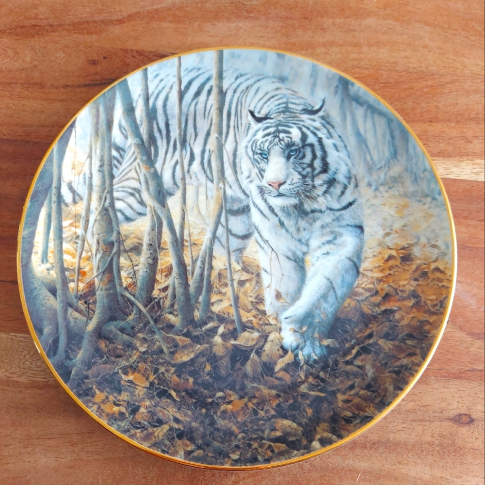 Majestic White Tiger Art Plate softly softly rare encounter collection#5395